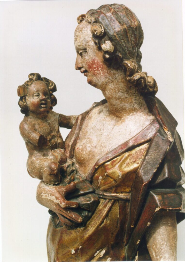 Virgin Mary before sculpture restoration